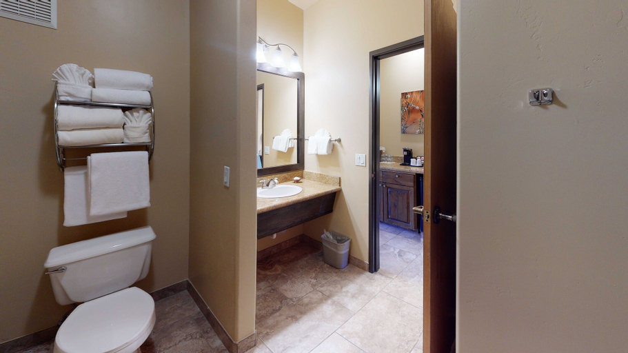 Bedroom 4, Sedona Real Inn & Suites, Yavapai