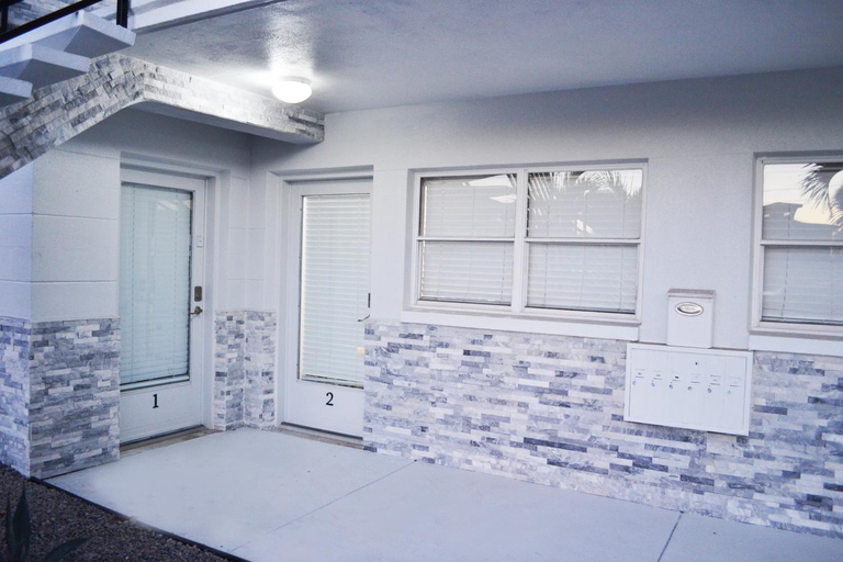 Others 3, AMAZING LOCATION ! direct across ST, from beach, Pinellas