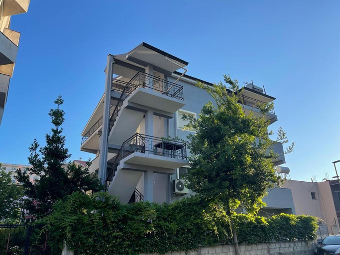 Others 5, Edlira Apartments, Durrësit