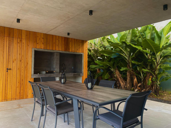 Others 3, Populo's Place, Ponta Delgada