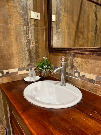 Bathroom 2, Siridel Luang Prabang, Luang Prabang