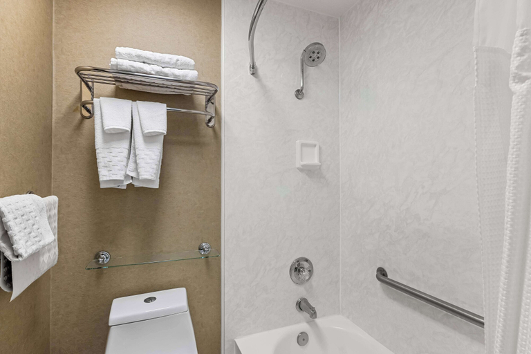 Bathroom 4, Best Western University Lodge, Yolo
