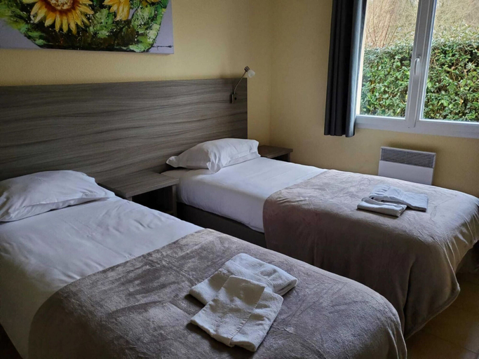 Bedroom 5, Villa in Les Forges With Golf & Pool Access, Deux-Sèvres