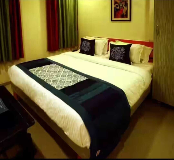 Bedroom 2, Hotel Royal Apple, Ahmadabad