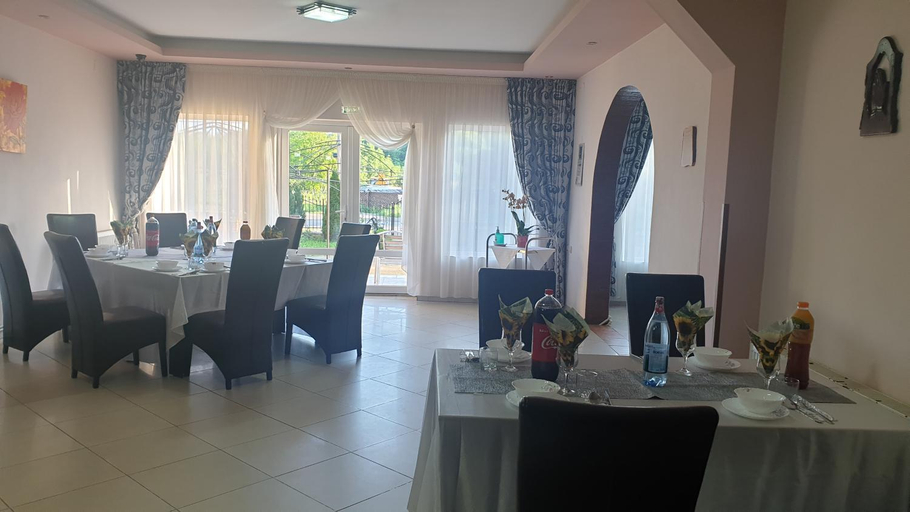 Food & Drinks 2, Pensiunea Vila Maria, Dobreni