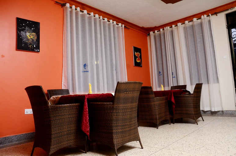 Food & Drinks 5, Mujjo Hotel Kajjansi, Busiiro