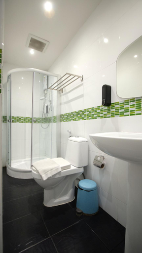 Bathroom 12