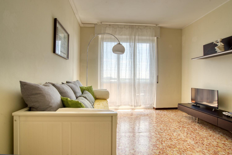 Others 4, CaseOspitali - CASA LUCE a due passi dal SAN RAFFAELE - 1 bedroom e divano in soggiorno, Milano