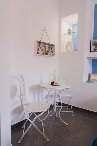 Others 2, L'Orologio Guest Rooms, Cosenza