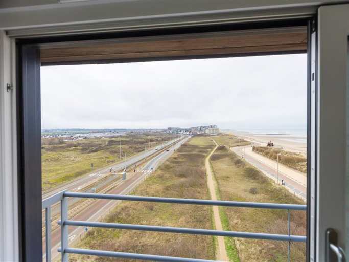 Others 4, Studio Apartment in Seaside With Panoramic Views, West-Vlaanderen