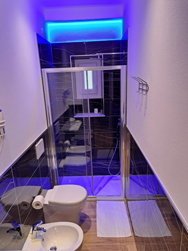 Bathroom 3, Affittacamere ELVI 2, La Spezia
