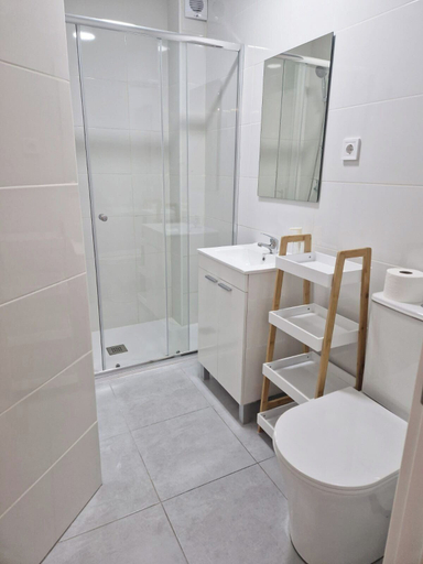 Bathroom 2, Modular Suites Alfonso Gomez, Madrid