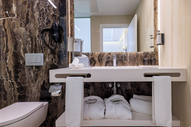 Bathroom 5, Hotel Torre Del Mar, Baleares