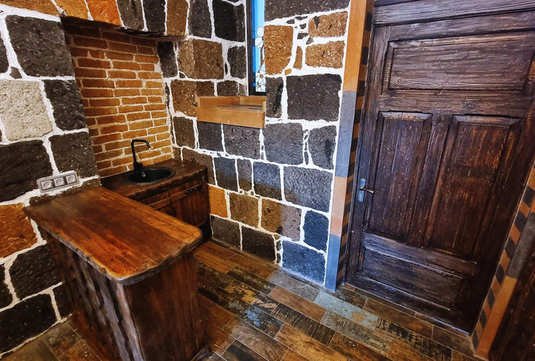 Others 5, Via Gyumri