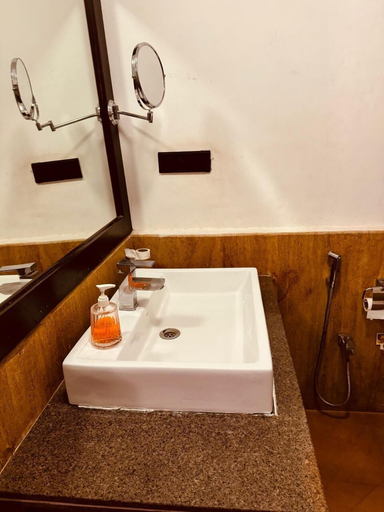 Bathroom 4, Jaisan Haveli, Jaisalmer
