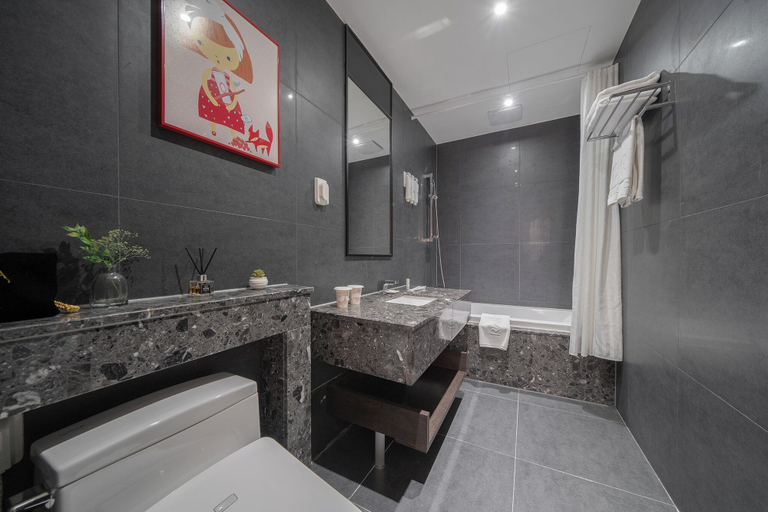 Bathroom 5, Ramada by Wyndham Yongin, Yongin