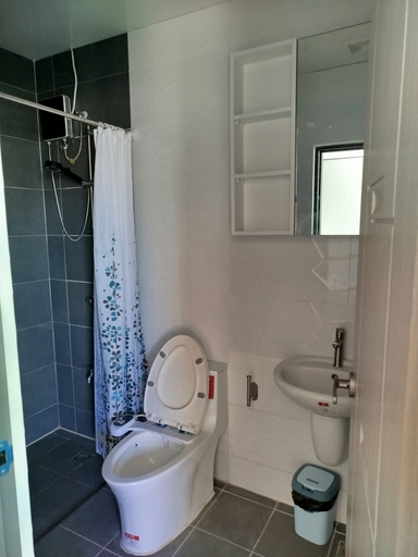 Bathroom 4, Emmaus condotel, Mabalacat