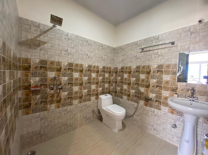 Bathroom 5, Hotel The Shivaay - Delight Inn, Garhwal