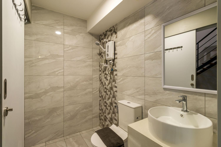 Bathroom 11