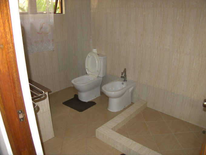 Bathroom 4, Rosemary's Guesthouse
