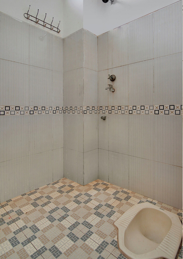 Bathroom, Hotel O Raja Homestay Syariah, Pekanbaru