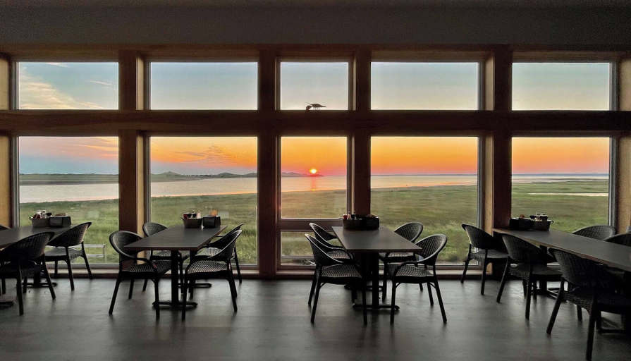Food & Drinks 5, Blackbush Beach Resort, Queens