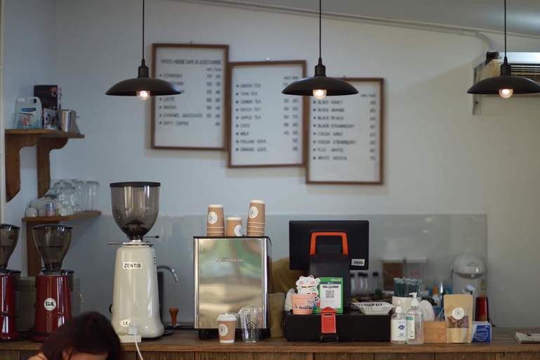 Food & Drinks, Whitehouse cafe&Guesthouse, Muang Phayao