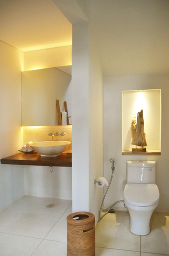 Bathroom 9