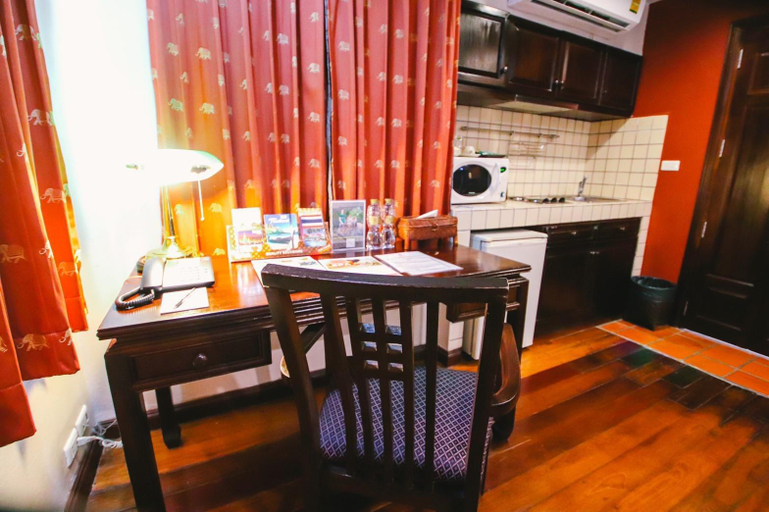 Dining Room 4