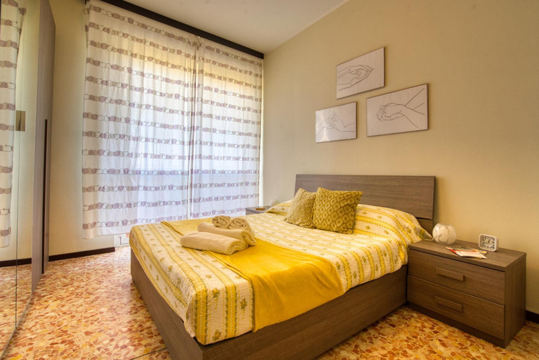 Bedroom 2, CaseOspitali - CASA LUCE a due passi dal SAN RAFFAELE - 1 bedroom e divano in soggiorno, Milano