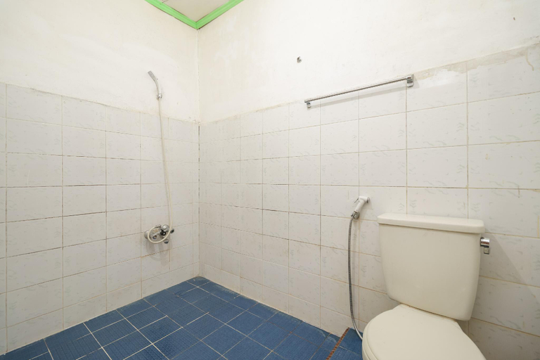 Bathroom 7