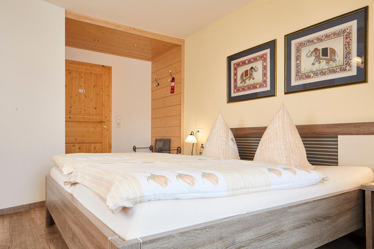 Bedroom 3, Gasthof & Pension Steppacher, Breisgau-Hochschwarzwald