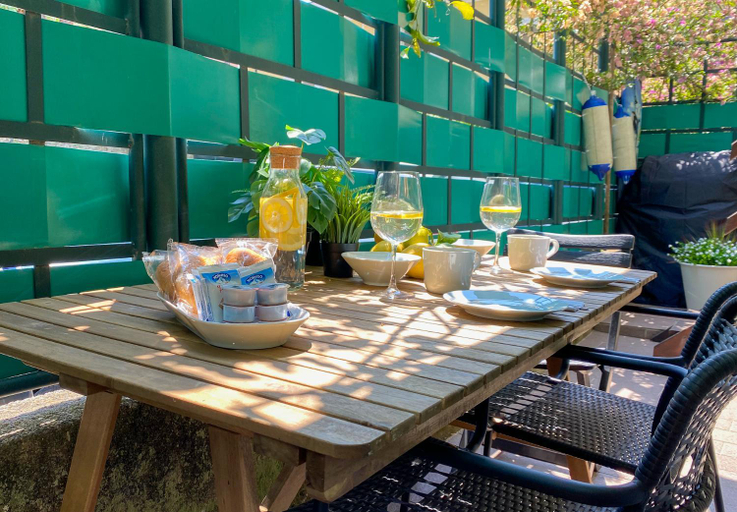 Food & Drinks 2, Fetta di Limone Apartment with AC and Patio, La Spezia