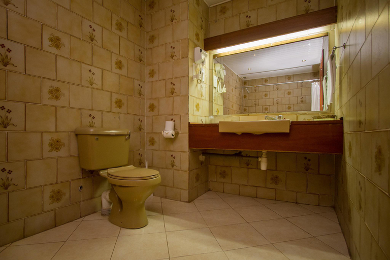 Bathroom 4