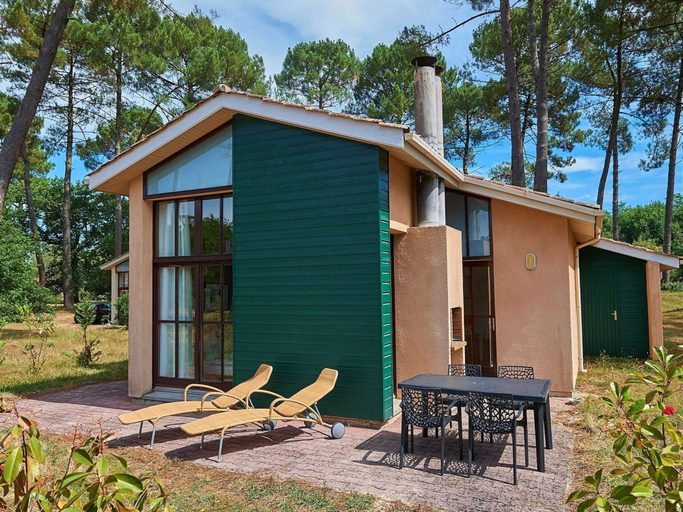 Primary image, Villa in France With Private Garden, Gironde