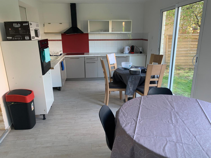 Others 4, Villa Tenjin Chambre 8, Seine-Saint-Denis