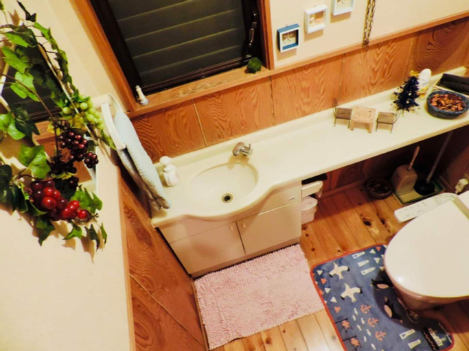 Bathroom 6