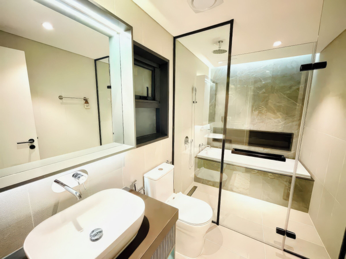 Bathroom 3, Genius Saigon - Luxury Apt walk to SECC, District 7