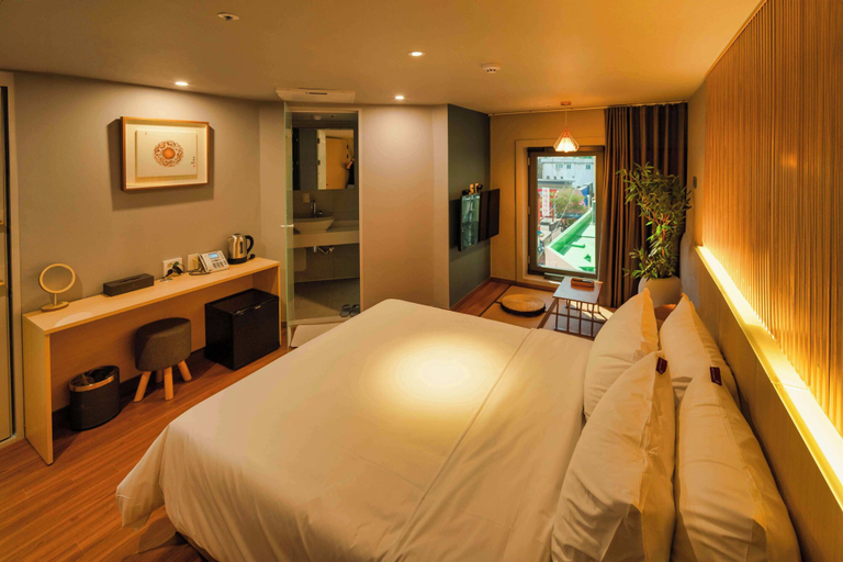 Bedroom 4, Shinchon Mayven Hotel, Seodaemun