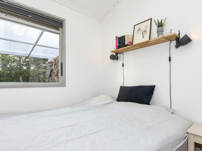 Room 2, 5 Person Holiday Home in Roslev, Skive
