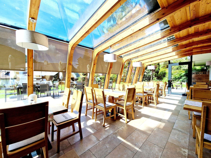 Dining 2, Apartment in Bad Kleinkirchheim by Ski Lift, Spittal an der Drau