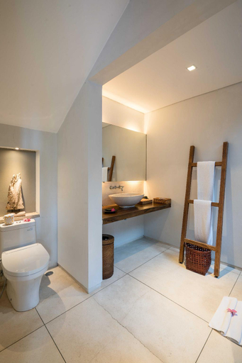 Bathroom 8
