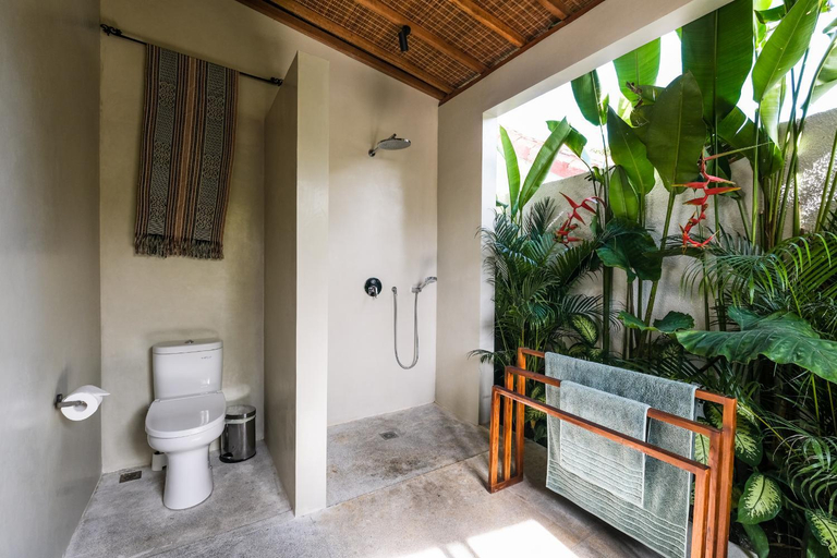 Bathroom 1, Villa Kikaa Bingin, Badung