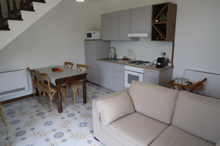 Others 2, B&B Il borgo incantato, Salerno