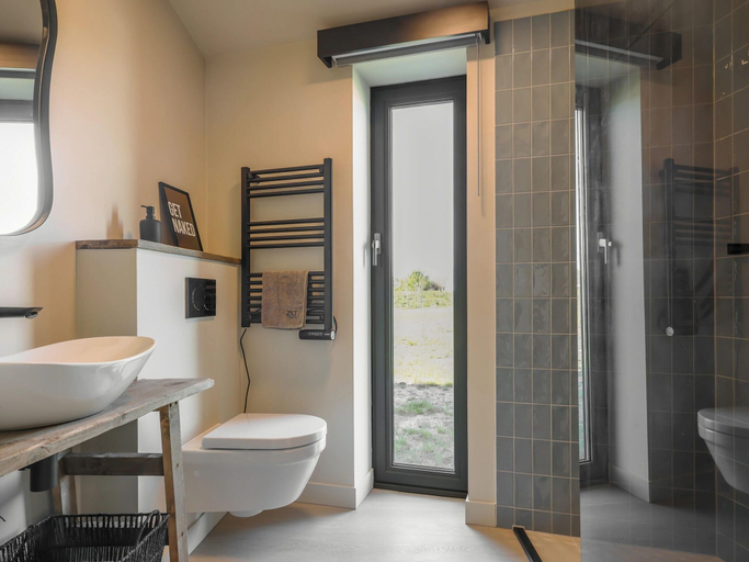 Bathroom 4, Cottage in Wissenkerke Near Nature Reserve, Noord-Beveland