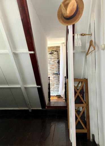 Others 3, Captivating Studio Apartment in Mexilhoeira Grande, Portimão