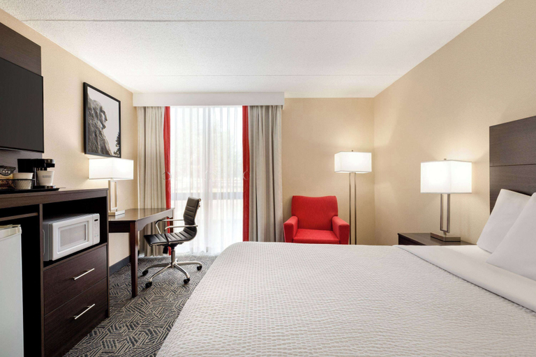 Bedroom 4, Ramada by Wyndham Alpena, Alpena
