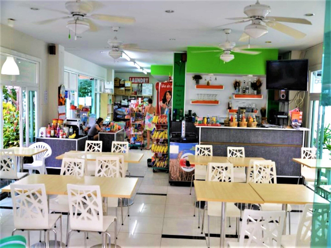 Food & Drinks, 1 bed Condo With Direct Pool Access - Sleeps 2, Pattaya