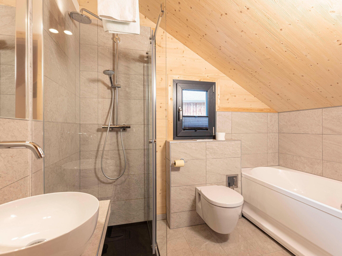 Bathroom, Charming Chalet With Infrared Sauna, Murtal