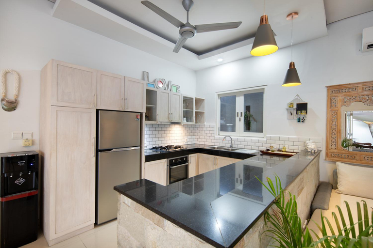 Others 3, 3BR Private Pool Villa Canggu , Short Walk to the Beach, Badung